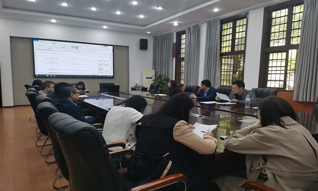 学校召开本学期第四次学生工作会议