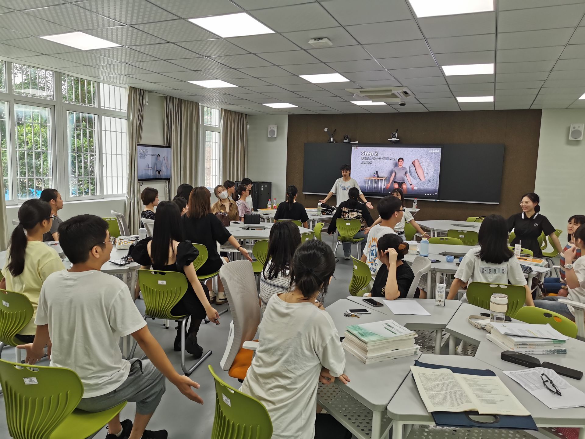 学校智慧教室正式投入使用