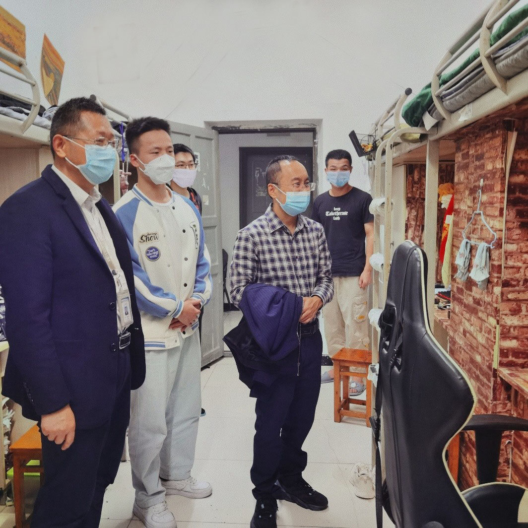 陈勇阳副校长带队走访慰问金融学院在校学生