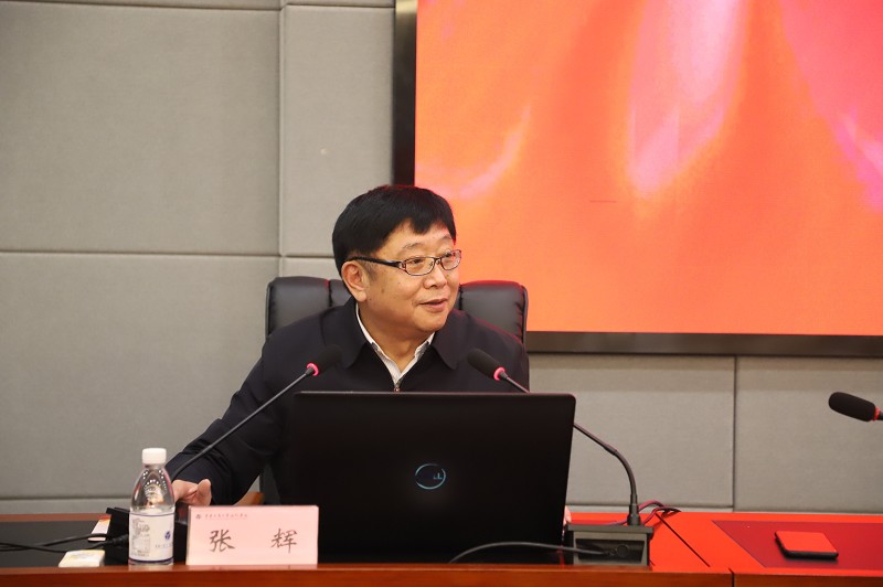 执行校长张辉为师生宣讲党的二十大精神