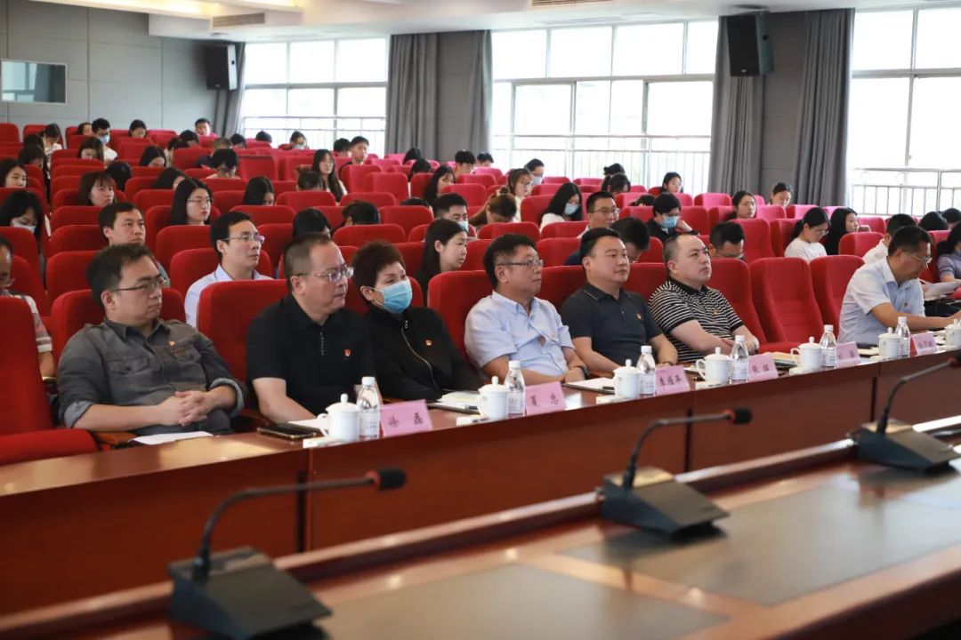 【主题教育】学校召开学习贯彻习近平新时代中国特色社会主义思想主题教育读书班第六次集中学习研讨暨总结会